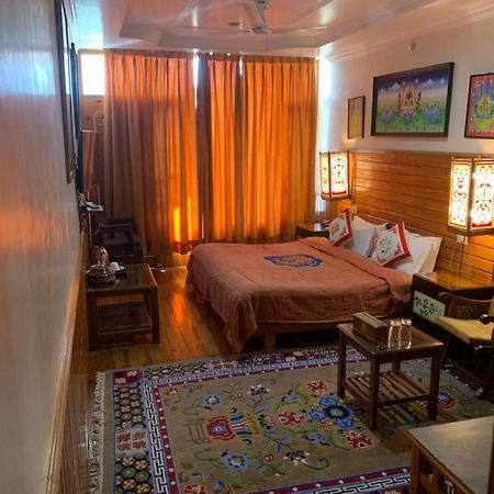 Auspiscious Him View Hotel 麦罗肯机 外观 照片
