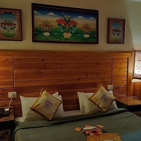 Auspiscious Him View Hotel 麦罗肯机 外观 照片