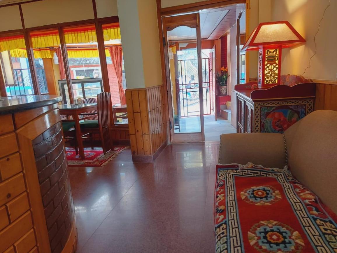 Auspiscious Him View Hotel 麦罗肯机 外观 照片