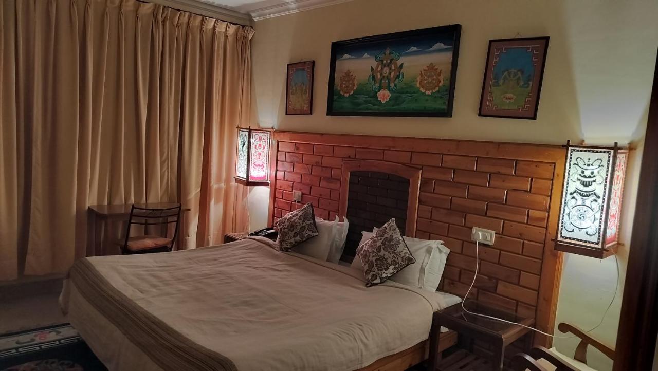 Auspiscious Him View Hotel 麦罗肯机 外观 照片